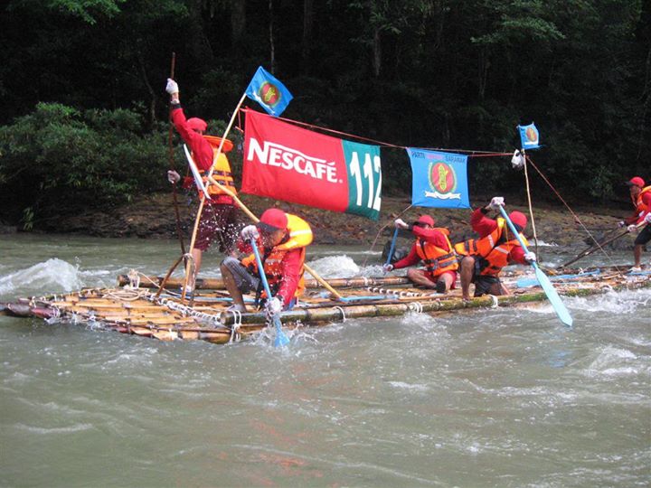Photo shows one of participating groups during the Baleh Kapit Raft Safari 2009.