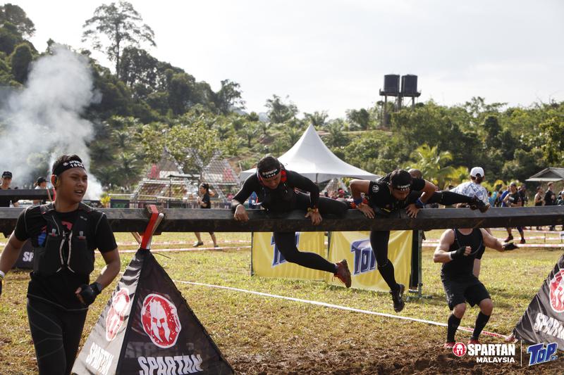Photo shows the participants competing in one of the obstacle races. (Photo by Spartan Malaysia)